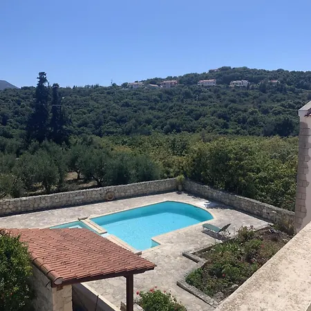 Villa Carlas House, Kalyves Tsivarás
