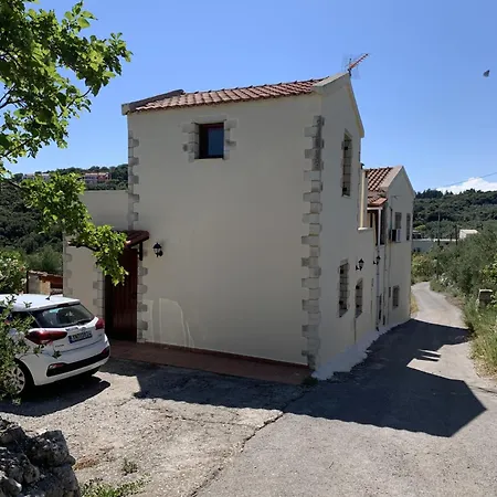 Villa Carlas House, Kalyves Tsivarás